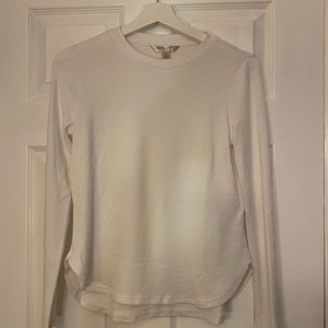 Banana Republic soft long sleeve crew neck light weight sweater, white. X-small